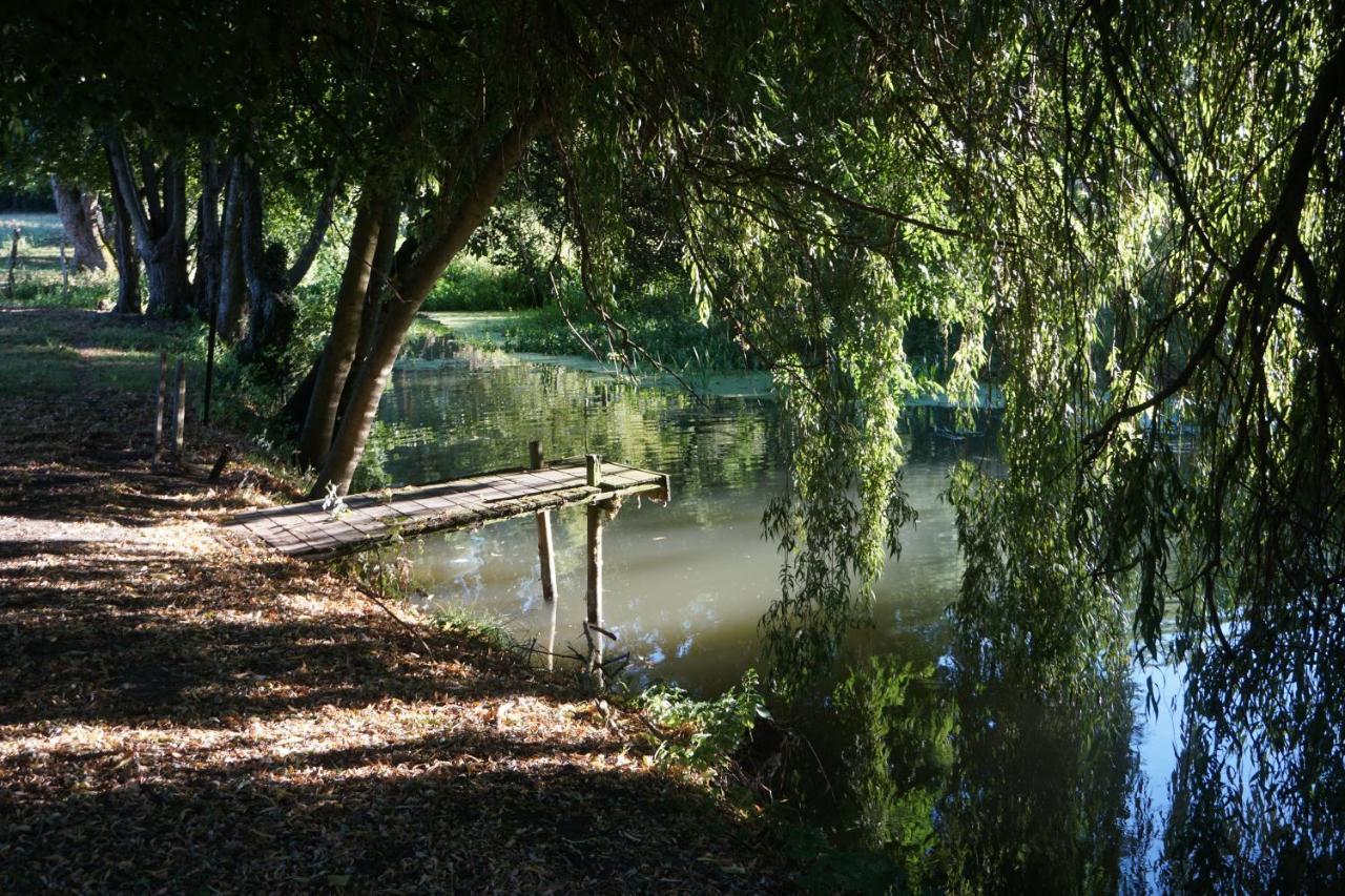 Le Moulin De Moquesouris - Chambres D'Hotes Et Table D'Hote Nazelles-Negron Екстер'єр фото